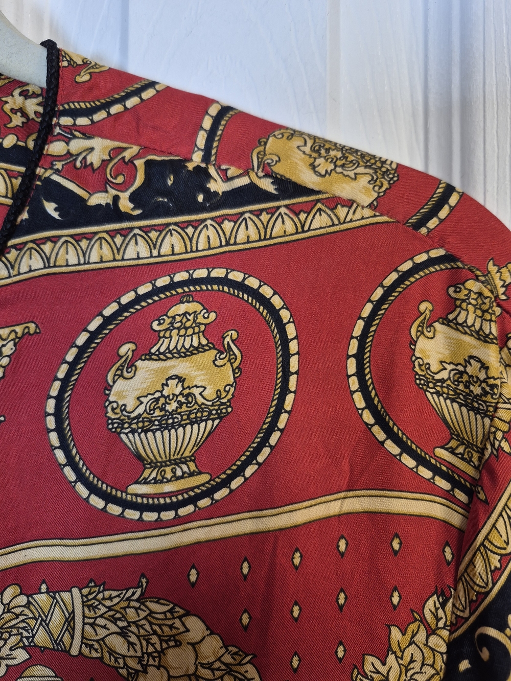 Studio Silk 100% Silk Vintage Baroque Urn Print Blouse Red Gold 20W - Picture 5 of 9